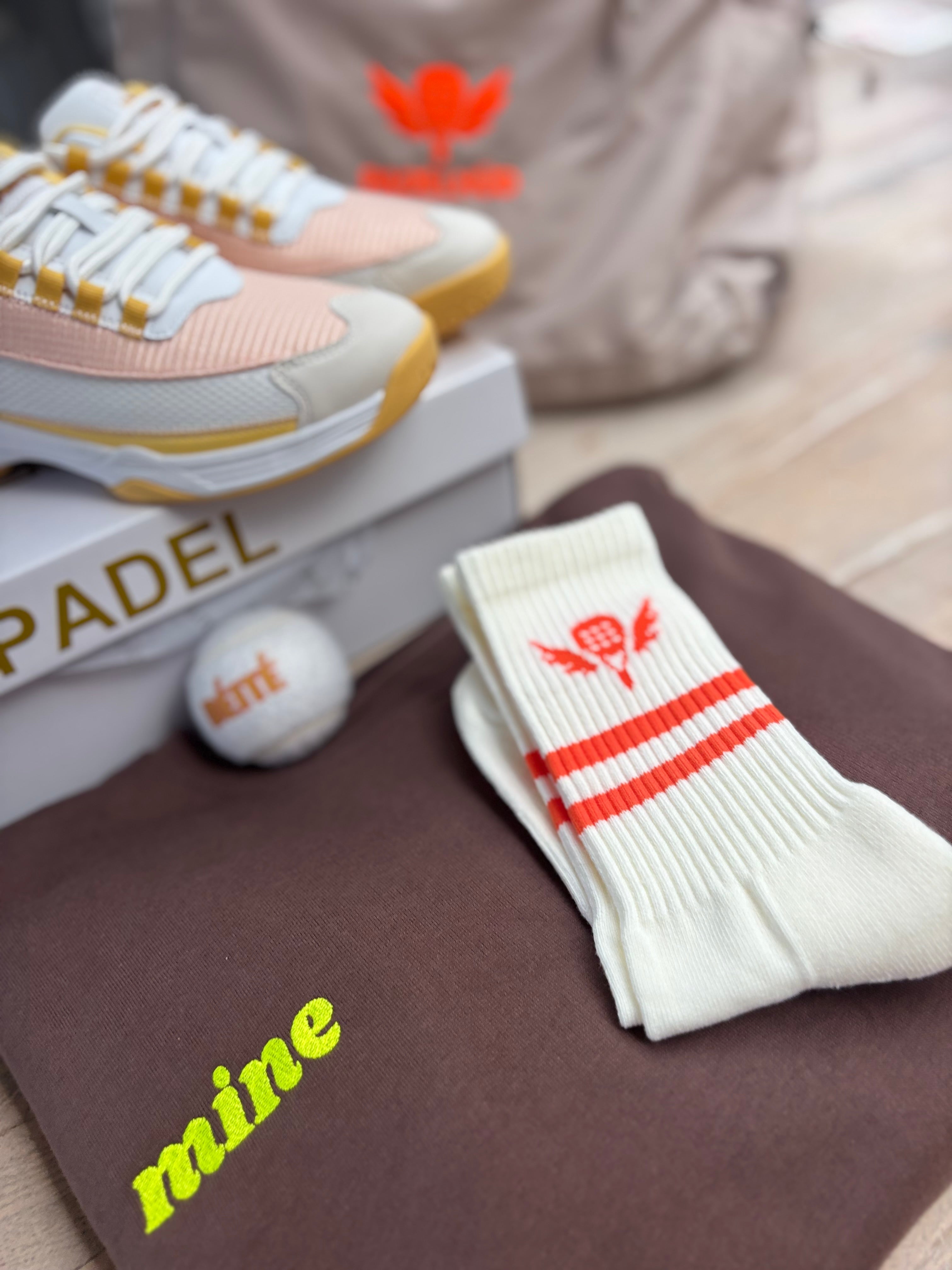 The Padelhüd Court and Padel Sock