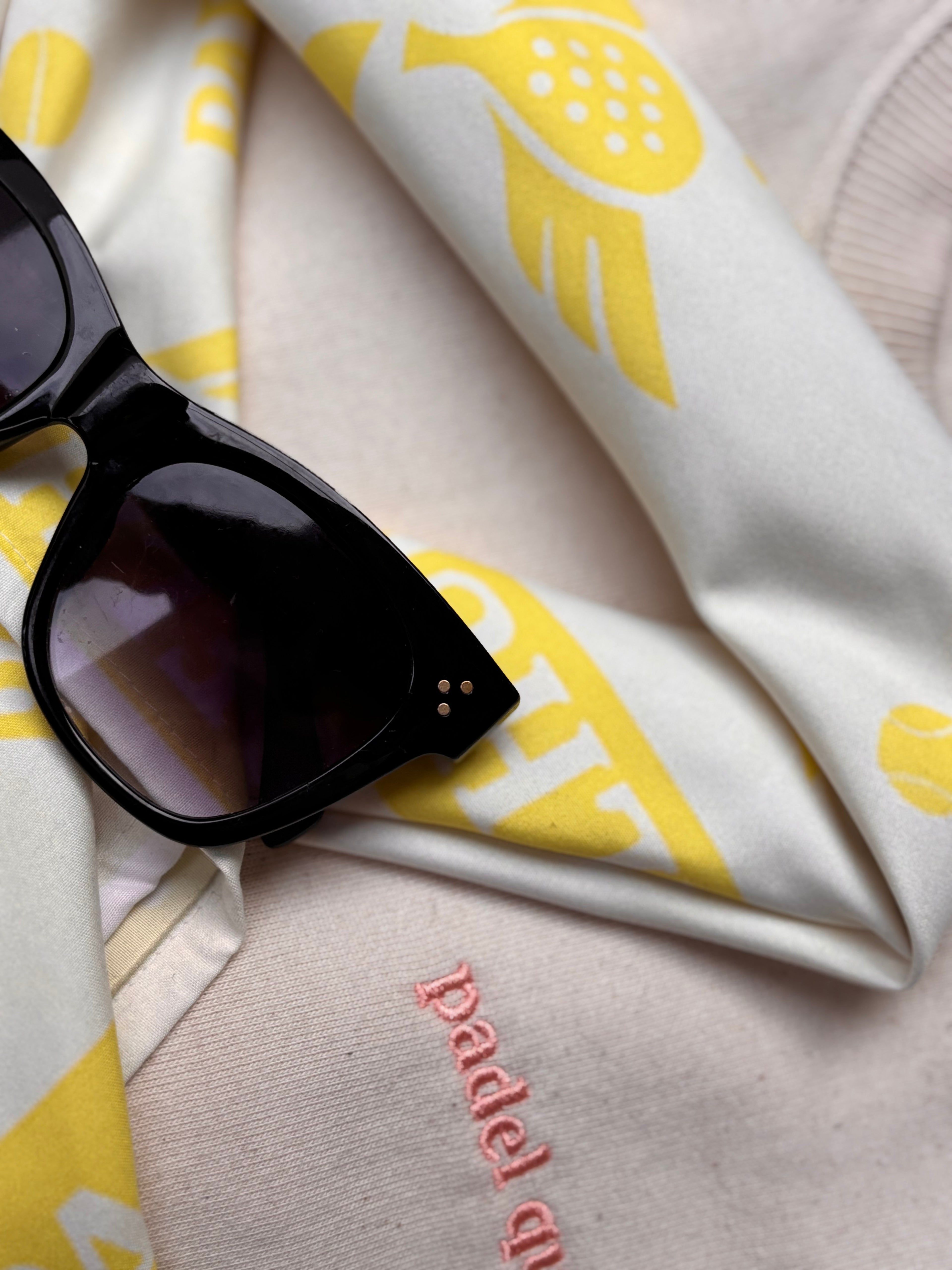 The Padelhüd Padel ‘Ben’ Dana – White with Pastel Neon Yellow