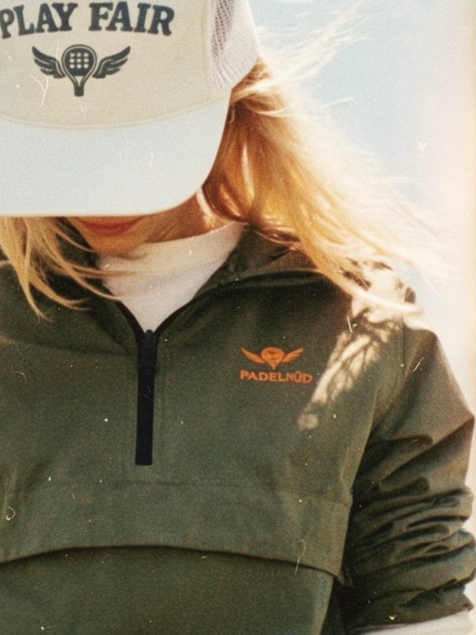 The Woodie - The Rally Shell Sustainable Waterproof Padel Hoodie - THE WOODIE - Khaki
